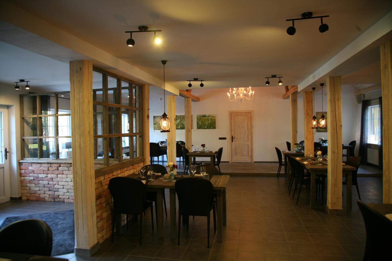 Plavas Hotel Ainaži Eksteriør billede